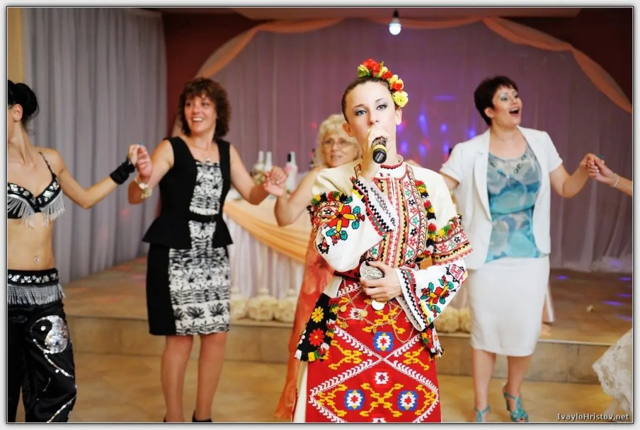 dani__i_alexander_00155